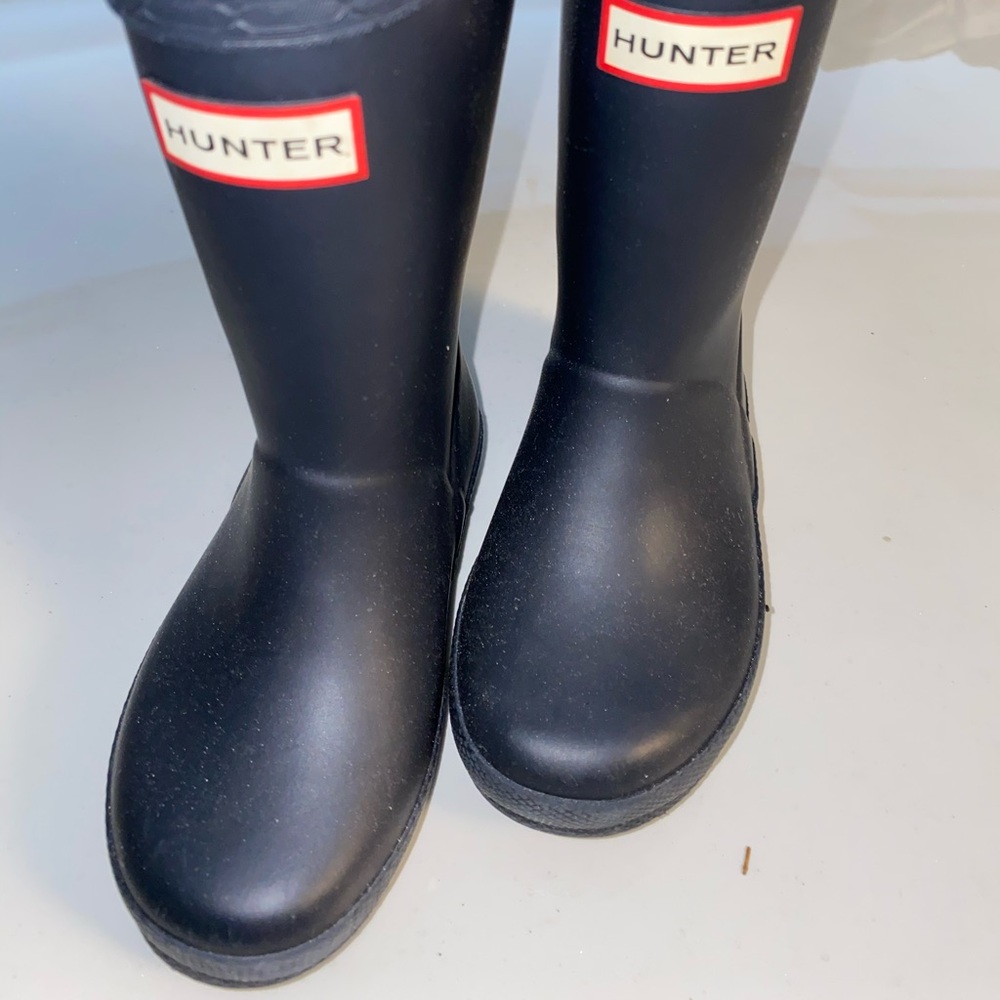 Toddler Navy Hunter boots hardly worn size 7